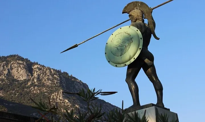 Thermopylae and Delphi Private Full-Day Tour from Athens