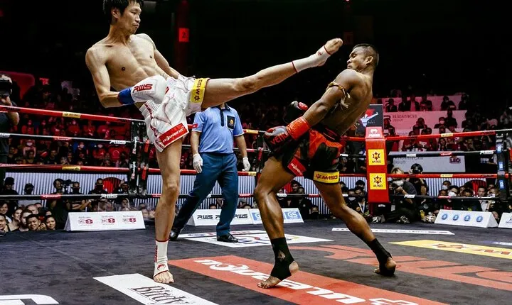 Bangkok's Top Muay Thai Ticket at Rajadamnern Stadium