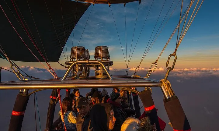Hot Air Balloon Sightseeing Tour of Dubai by Sunrise