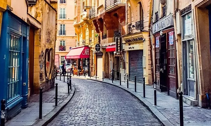 Latin Quarter and Left Bank Tour with Local Guide