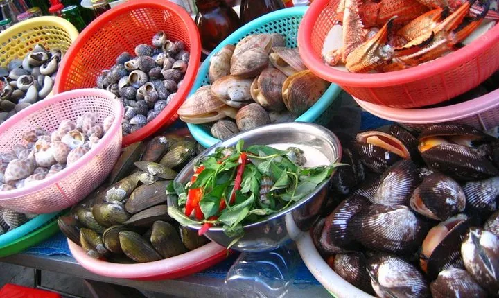 Small-Group Hanoi Seafood Tasting And Walking Tour