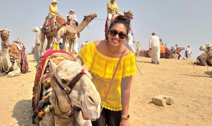 Private Tour to Pyramids of Giza Plateau in 4 Hours with Lunch and Camel ride