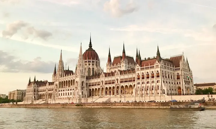 Discover Budapest’s most Photogenic Spots with a Local