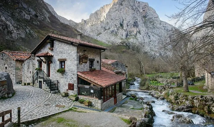 Picos de Europa: Bulnes, funicular and cheese Cabrales from Oviedo