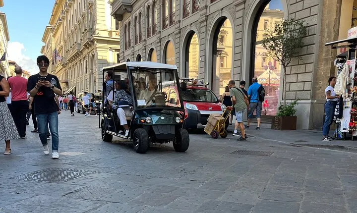 Florence Golf Cart private City tour Center & Michelangelo square