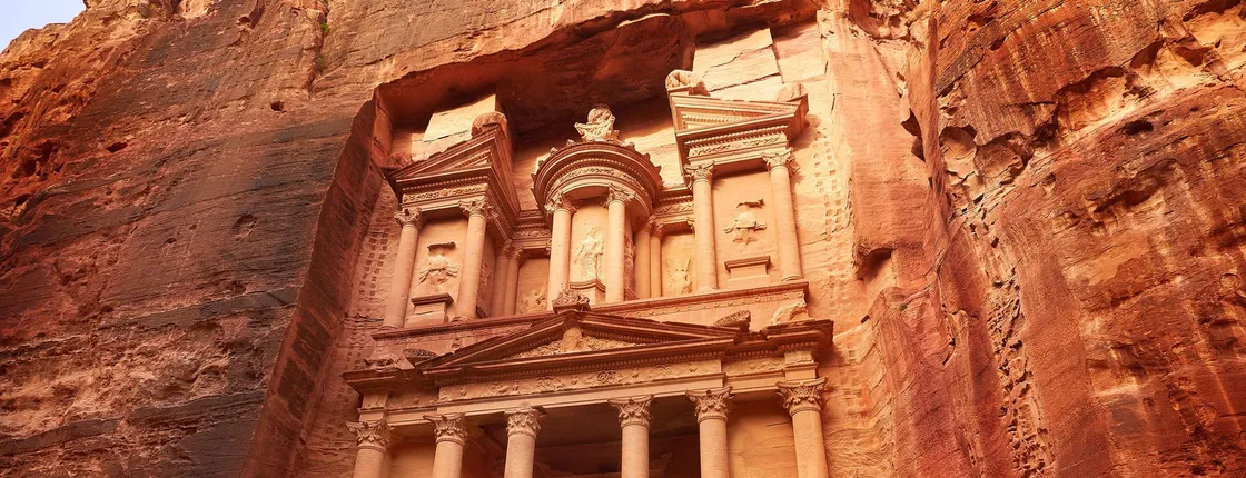 Guided tour of the ancient city of Petra