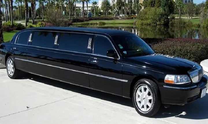 Antalya Airport (AYT) to Akdeniz Port Transfer - Limousine