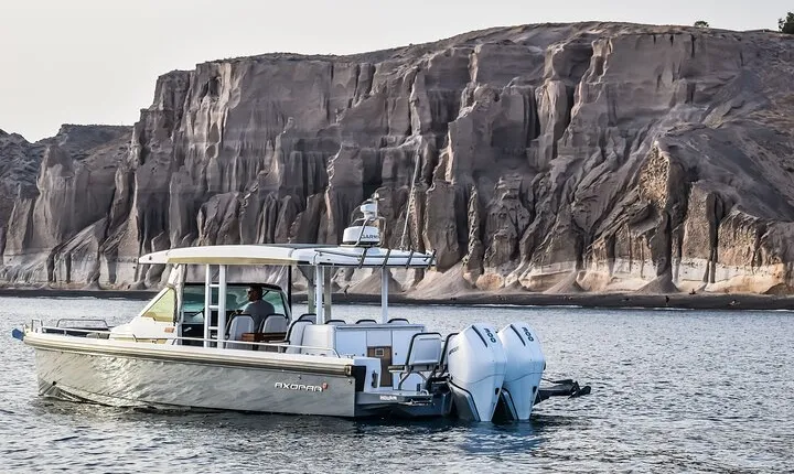 Private Axopar 37 MotorYacht Cruise in Santorini w/ Snack & Drink