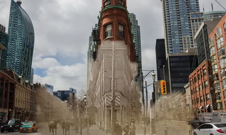 Explore Canada's Metropolis with Walking Tours Through Toronto