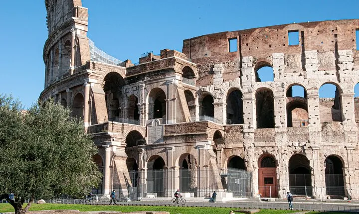 Colosseum with Arena, Forum, and Palatine Hill with Audioguide