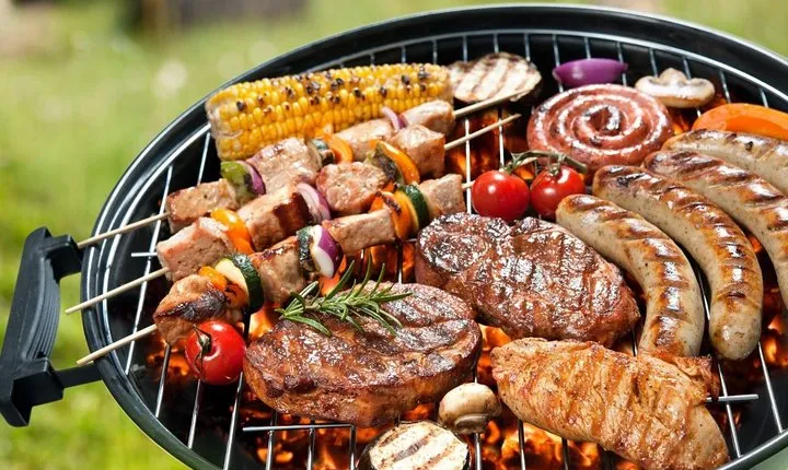 BBQ Dinner & Cat Dancers Experience at Safari Park Hotel