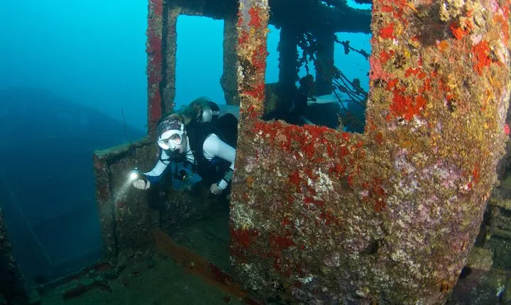 Ex- HMAS Swan Wreck Double Boat Dive