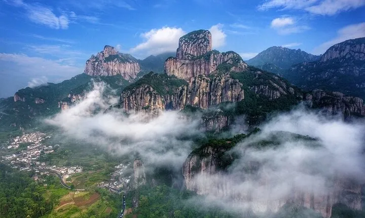 Private day and night tour to Wenzhou Yandang Geopark Mountain