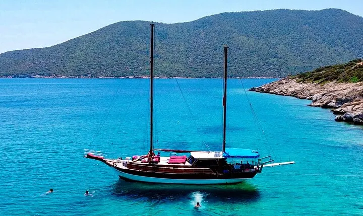 Private VIP Gulet Boat Tour With Lunch in Bodrum For 6 Hour