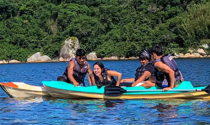 Half Day Guided Kayak Tour in Barra da Lagoa with Snacks