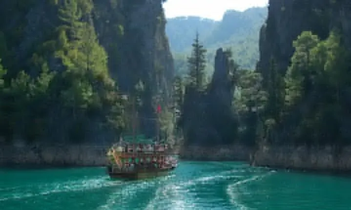 Green Canyon Magic: Scenic Boat Tour for Nature Lovers