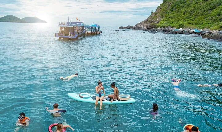 Nha Trang Boat Trip Floating Bar Party