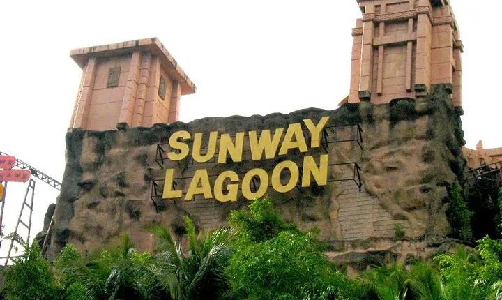 Sunway lagoon Theme Park Day-Trip Tour