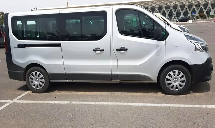 Private Transfer: Marrakech to Casablanca City