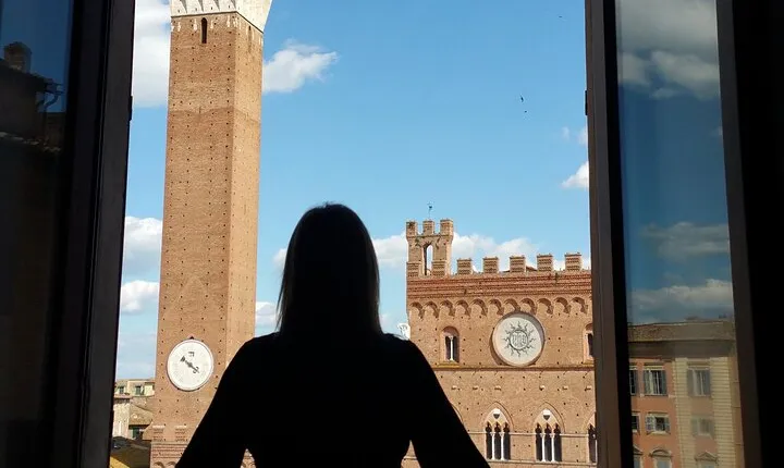 Siena Tour and exclusive window on Piazza del Campo