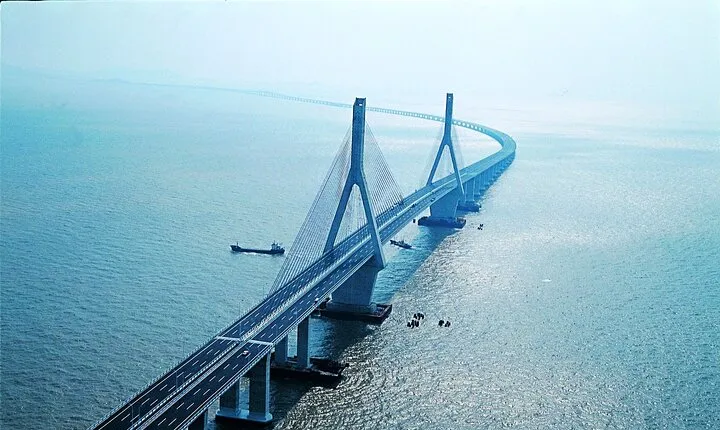 Private Guided Tour of Shanghai Donghai Bridge, Yangshan Port and Dishui Lake