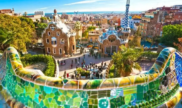 Best of Barcelona and Montserrat: Pickup and Skip-the-Line Ticket