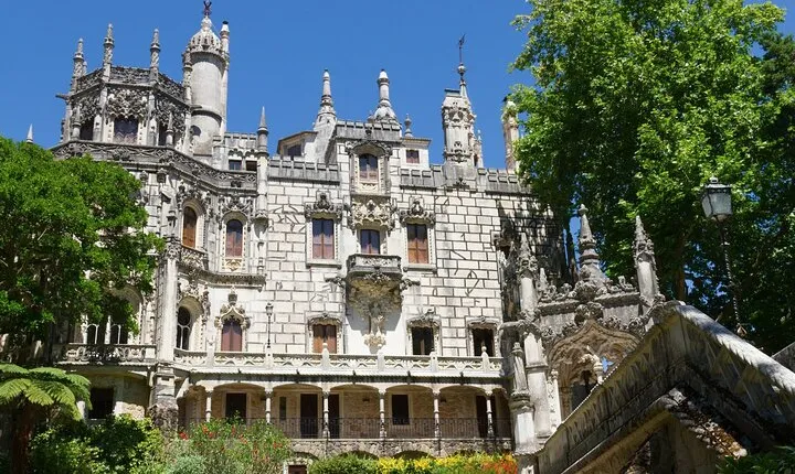 Quinta da Regaleira Guided Tour with Ticket Included in Sintra