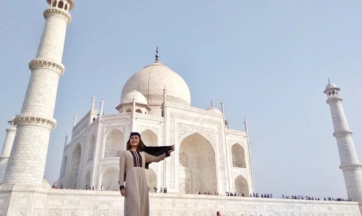 Private! Same Day Taj Mahal Trip By Car From Delhi