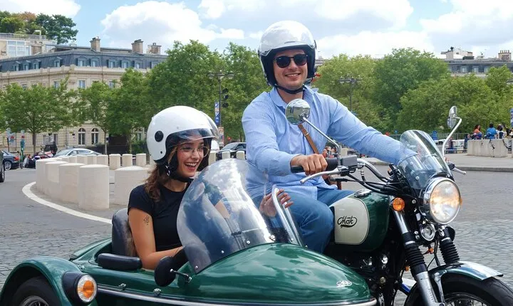 Paris: Guided Side Car Tour with Bottle of Champagne