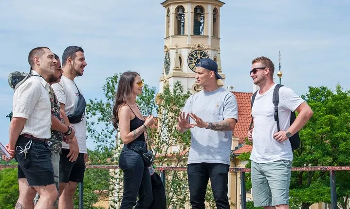 One Prague Tour: The Castle Side with local Food & Beer ️
