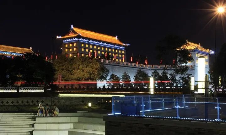 Xi'an Evening Tour: South Gate Square, Fountain Show Square