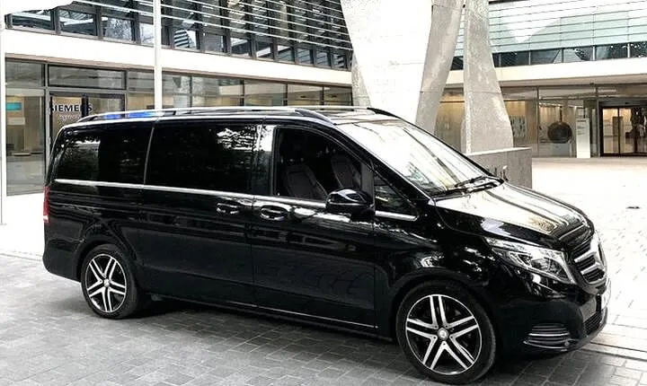 Geneva Airport Transfer: Geneva Airport GVA to Courchevel in Luxury Van