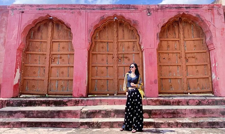 Jaipur Full-Day Tour by Car with Govt Guide