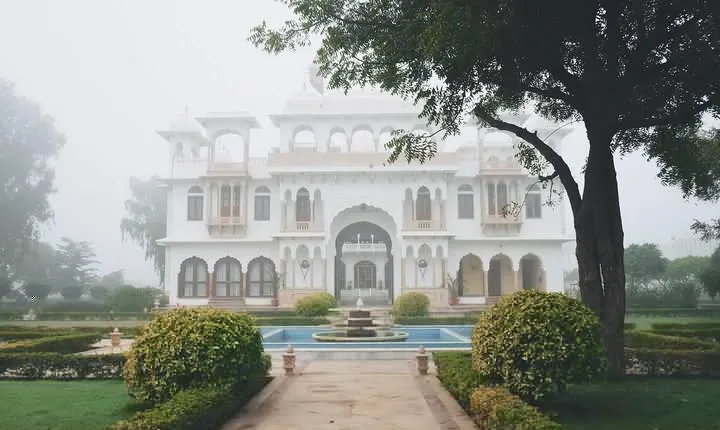 Golden Triangle with Wildlife and Royal Castle Stay
