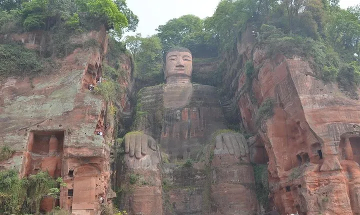 Private Leshan Giant Buddha day tour & Huanglongxi old town&lunch