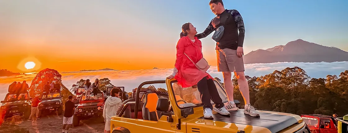 Mt Batur Volcano 4x4 sunrise tour with breakfast and waterfall visit