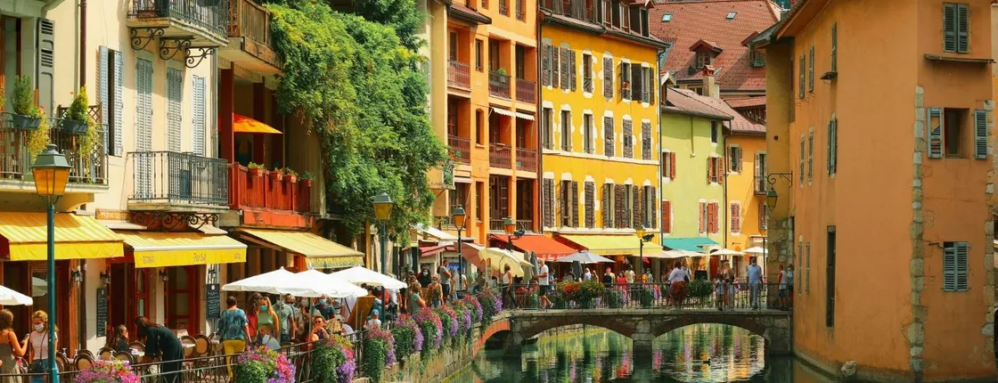 Annecy 2-hour introductory walking tour with a local