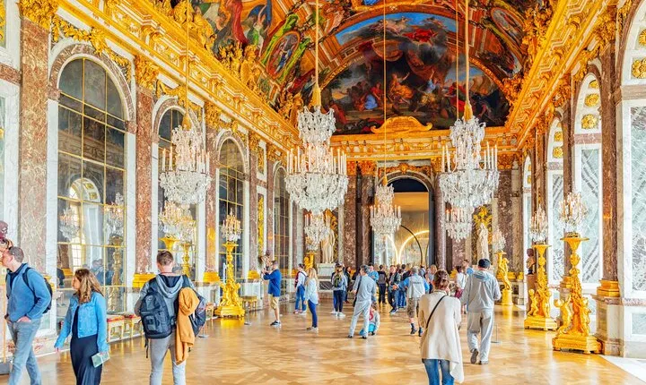 Loire Valley Tour from Paris Chateau and Wine Tasting with Gifts