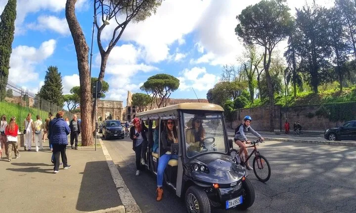 2.5-Hour Night Tour of Rome by Luxury Golf Cart