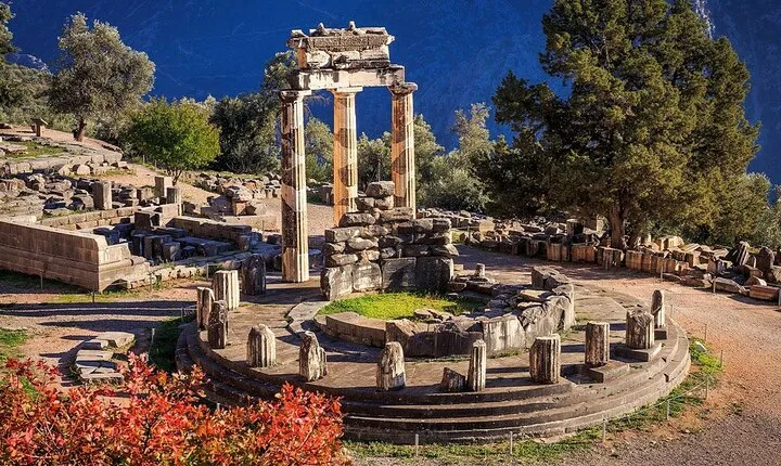 Private Tour - DELPHI and Hosios Loukas Monastery(UNESCO)