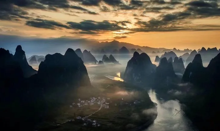 Private Tour: Yangshuo Bike Adventure including Tai Chi Lesson and Chinese Massage