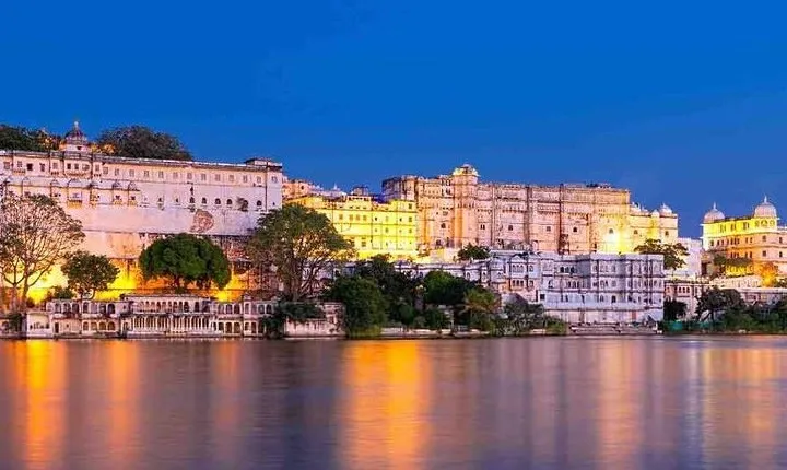 8 Days : Private Tour Golden Triangle with Udaipur