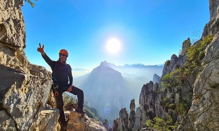 Hiking Climbing And Rappelling In The Eaglets Nest