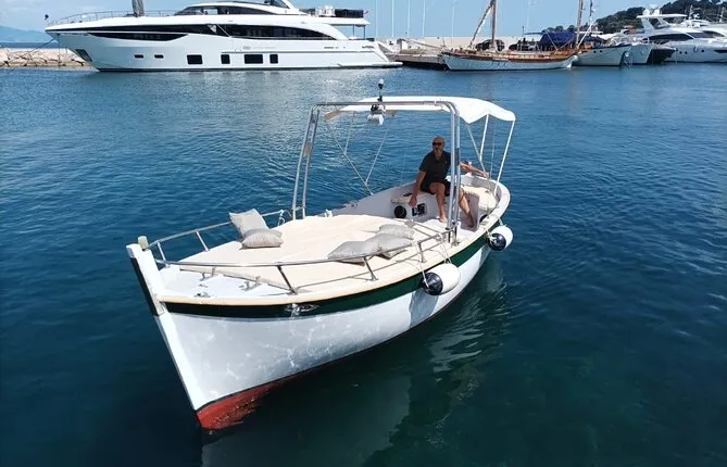 Private Boat Tours Along Glamorous Cote D'Azur. Swim, Dive, Relax
