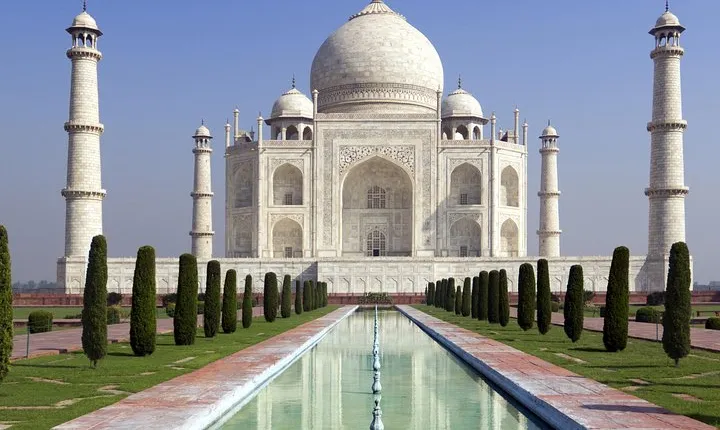 Delhi Agra Drop by Private Car 