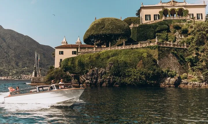 2H Private Venetian Water Taxi Ride on Lake Como with Prosecco