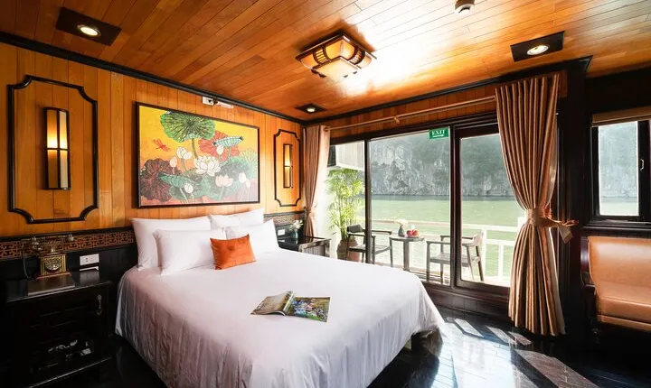 Gratiot Boutique Cruise: Elegant 3-Day Halong Bay Escape