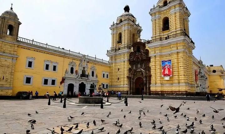 City Tour: Lima, Colonial + Modern & Santo Domingo convent