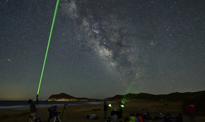 Watch the cosmos DE from the coast of Menorca