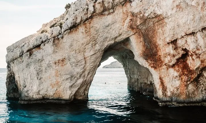 Zakynthos Half Day Tour of Shipwreck- Blue Caves & Xigia